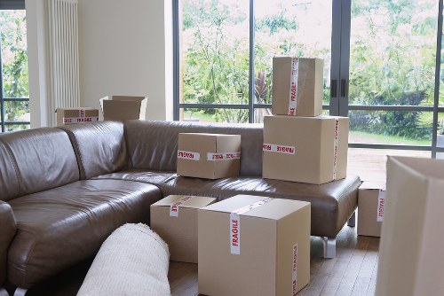 Truck hire support for transporting furniture and boxes in Kew